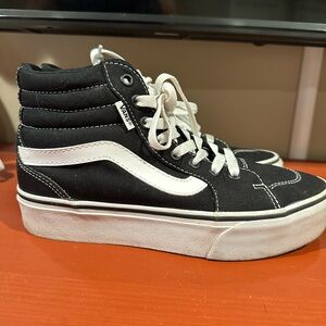 Black and white high top vans platform size 8